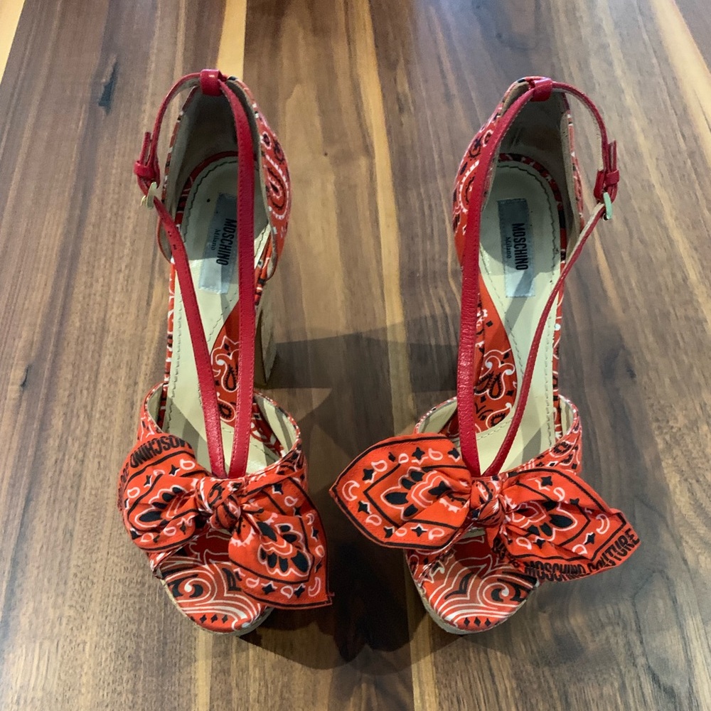 Moschino Couture Bandana wedge